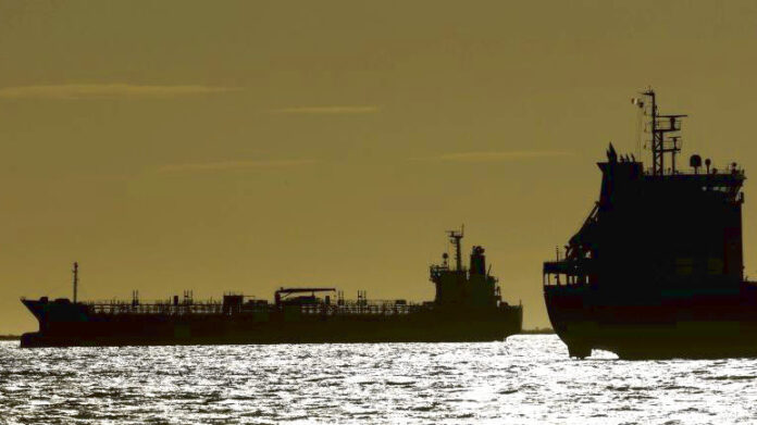 ΗΠΑ: Ανακοινώνεται τετραπλασιασμός διελεύσεων στα Στενά του Ορμούζ Στενά του Ορμούζ