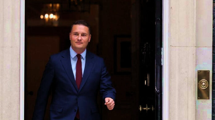 Ηνωμένο Βασίλειο: Ο Μπέρναμ ορίζει τον Στρίτινγκ υπουργό Άμυνας υπουργός Άμυνας Ηνωμένου Βασιλείου