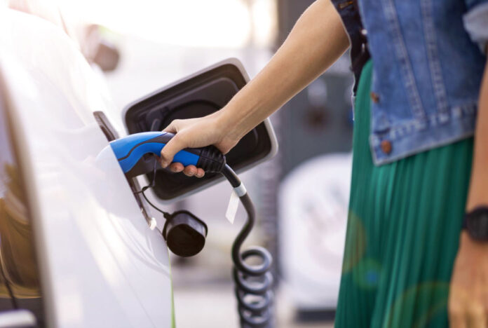 ΕΕ: Ηλεκτρικά οχήματα αυξάνουν το μερίδιό τους τον Ιούνιο ηλεκτρικά οχήματα