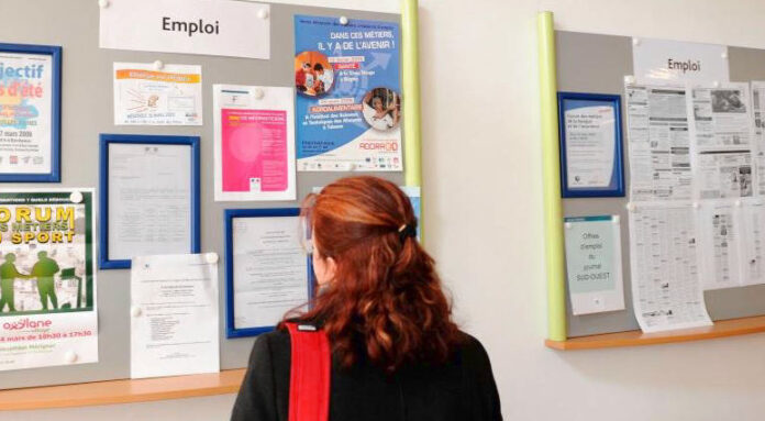 Ευρωζώνη: Ανεργία στο 6,2% αλλά η νεολαία μένει εκτεθειμένη ανεργία στην ευρωζώνη