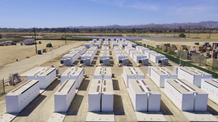 ΥΠΕΝ εγκρίνει μονάδα μπαταριών 314 MW της ΕΛΒΑΛΧΑΛΚΟΡ μονάδα μπαταριών