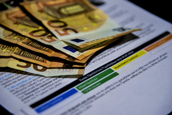 Οι καταναλωτές γυρίζουν στα μπλε τιμολόγια αλλά μένουν στα πράσινα μπλε τιμολόγια