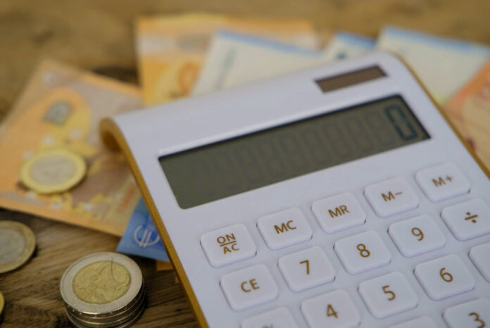 Πρόστιμα στην εφορία έως 50% για λάθη στις δηλώσεις Ε1 δηλώσεις Ε1
