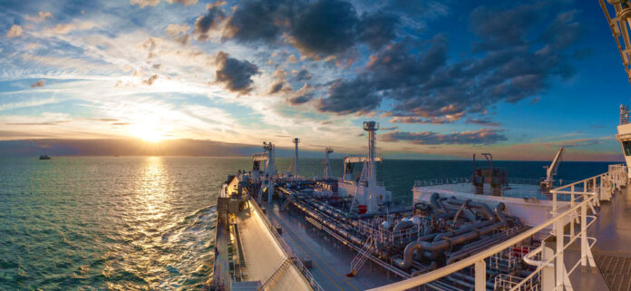 Motor Oil και AKTOR στην τελική ευθεία για το FSRU Διώρυγα Gas FSRU Αγίοι Θεόδωροι