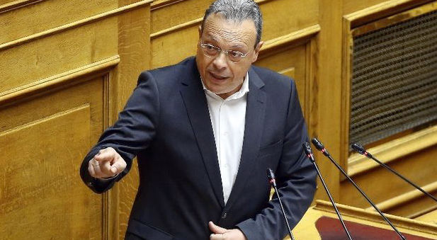 Φάμελλος καταγγέλλει ταξική ανισότητα και κυβερνητική υποκρισία μισθολογική ισότητα