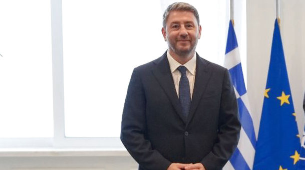Ανδρουλάκης θέτει εξωτερική πολιτική και άμυνα με ευθύνη εξωτερική πολιτική