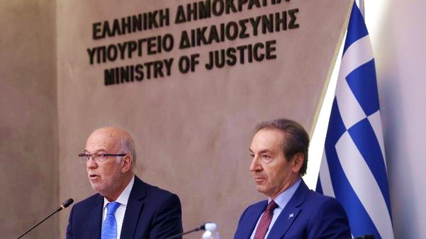 Ο Φλωρίδης ανακοινώνει ριζικές αλλαγές στην πολυκατοικία ιδιοκτησιακό καθεστώς πολυκατοικιών