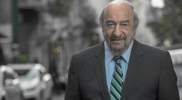ΠΑΣΟΚ καταγγέλλει κυβερνητικό σόου για ακρίβεια και επιτόκια προστασία καταναλωτών