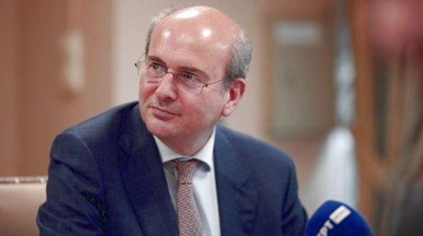 Χατζηδάκης ανακοινώνει μείωση τιμών καυσίμων έως Αύγουστο μείωση τιμών καυσίμων