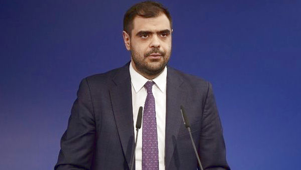 Μαρινάκης δηλώνει ότι επιστρέφει υπερκέρδη στην κοινωνία υπερκέρδη διυλιστηρίων
