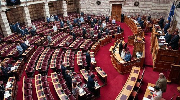 Βουλή τηρεί σιγή και καταθέτει πολιτικές δεσμεύσεις για Μάτι Βουλή Μάτι