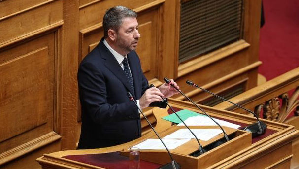 Ανδρουλάκης ζητά άμεσα αναθεώρηση του άρθρου 110 για ουσιαστική συναίνεση αναθεώρηση του άρθρου 110