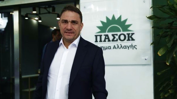ΠΑΣΟΚ καταγγέλλει Μητσοτάκη για λαϊκισμό σε καύσιμα και τρένα τιμές καυσίμων