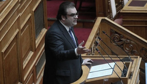 Πιερρακάκης θέτει συνταγματικό φρένο στην πολιτική ανευθυνότητα Συνταγματική Αναθεώρηση