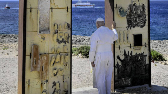 Ιταλία: Ο Πάπας Λέων θέτει μεταναστευτικό δίλημμα στην Ευρώπη Πάπας Λέων μετανάστες