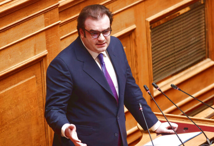 Πιερρακάκης απορρίπτει άκαμπτο δημοσιονομικό κόφτη και θέτει όρους δημοσιονομικός κόφτης