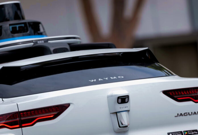 ΗΠΑ: Ρήξη Waymo με Uber απειλεί την αγορά των robotaxis ρήξη Waymo Uber