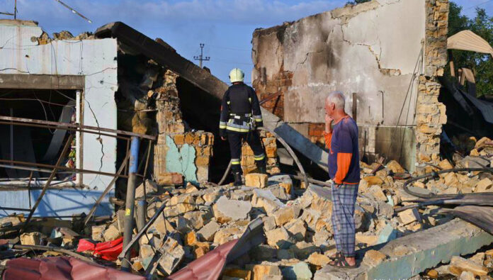 Ουκρανία: Κλιμάκωση επιθέσεων σε πόλεις και Μαύρη Θάλασσα ρωσικές επιθέσεις στην Ουκρανία