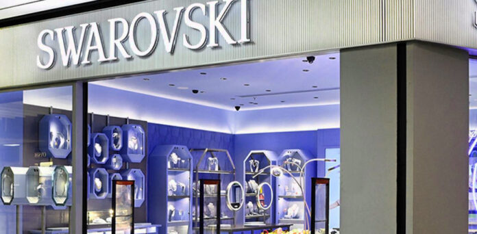 Πώς η Swarovski Ελλάς αντέχει στην κρίση της προσιτής πολυτέλειας Swarovski Ελλάς