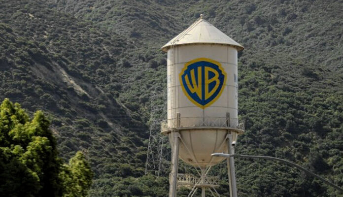 ΗΠΑ: Παγώνει έως το 2027 η συμφωνία Paramount με WBD συμφωνία Paramount