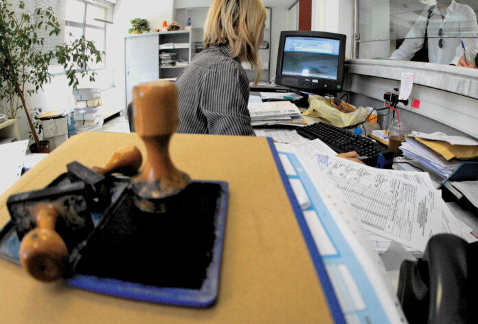 Ποιοι προλαβαίνουν σύνταξη πριν τα 62 και με ποιο κόστος σύνταξη πριν τα 62