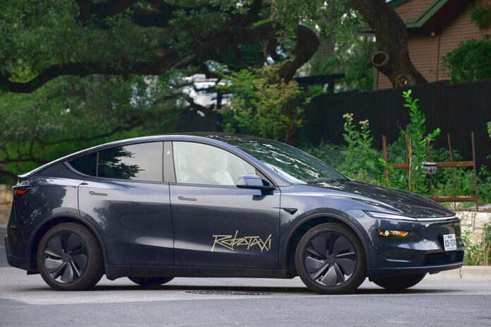Tesla: Καμπανάκι για τα robotaxi μετά την πτώση στα διανυθέντα μίλια Tesla robotaxi