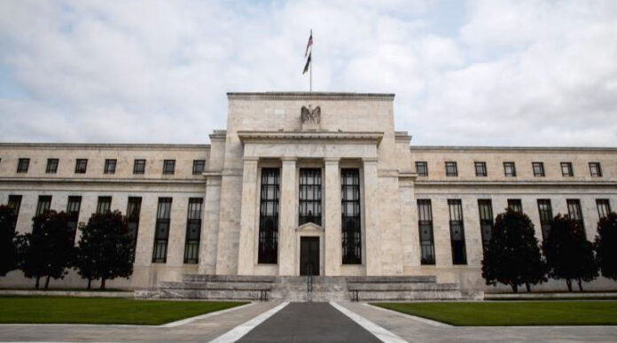 Fed: Η Μισέλ Μπάουμαν βάζει όρια στη ρύθμιση της τεχνητής νοημοσύνης τεχνητή νοημοσύνη στις τράπεζες