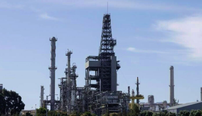 Πετρέλαιο υποχωρεί άνω του 5% μετά την παύση επιθέσεων τιμή πετρελαίου