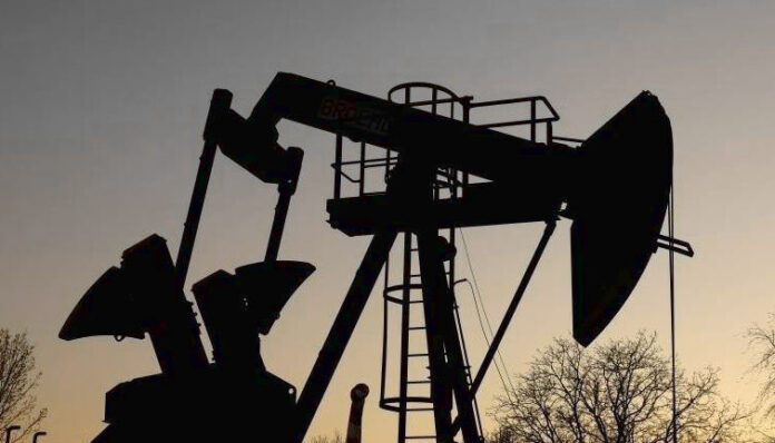 Πετρέλαιο πάνω από 1% καθώς κλιμακώνεται η κρίση ΗΠΑ–Ιράν τιμή πετρελαίου