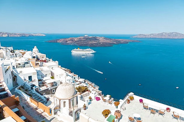 Τράπεζα της Ελλάδος αναλύει πώς ο τουρισμός αυξάνει την ακρίβεια ακρίβεια τουρισμός