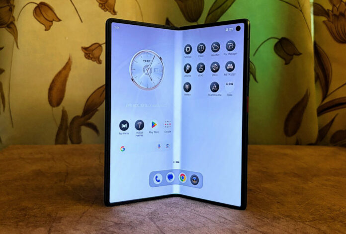 Vertu Alphafold: πολυτελές foldable με AI γραμματέα για CEOs Vertu Alphafold