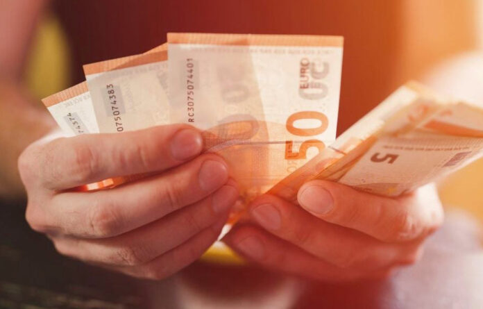 Ιστορικό ρεκόρ φόρου εισοδήματος και οι 4 επιλογές πληρωμής χρεωστικά εκκαθαριστικά