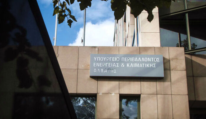 Κυβέρνηση ανακοινώνει νέα επιδότηση ντίζελ και εξετάζει ρεύμα επιδότηση ντίζελ